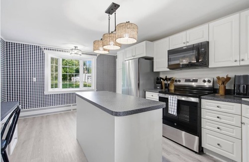 China House | 100 Ft Private Sandy Beach | Newly Renovated 4BR Retreat