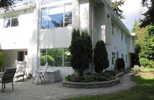 Cordova Bay House | #102 Mysty Woods Garden Suite - 2 Bedroom