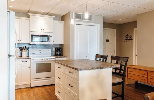Central Okanagan Condo | 105 - Casa Loma Lakeshore Resort