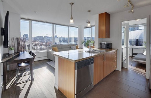 Crosstown Condo | 10th Floor Condo with Stunning Marina View/Sleeps 7/Pool, Gym, Hot tub Access/