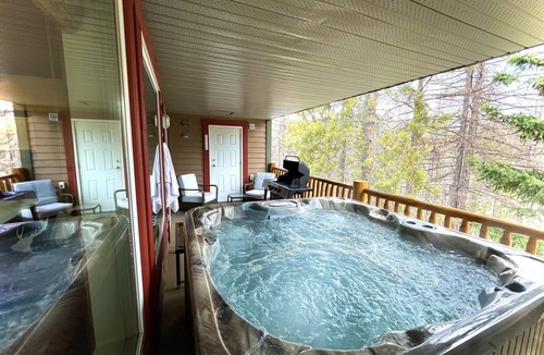 East Kootenay Condo | ⛳️111 Golf Retreat with A/C and Hot Tub⛳️