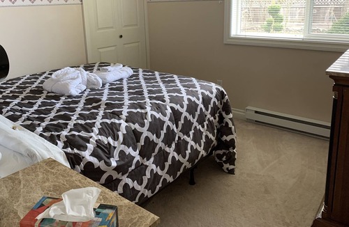 Victoria Apartment | #113 Viewmont Ave 4 Bed Ground Level Lovely Suite