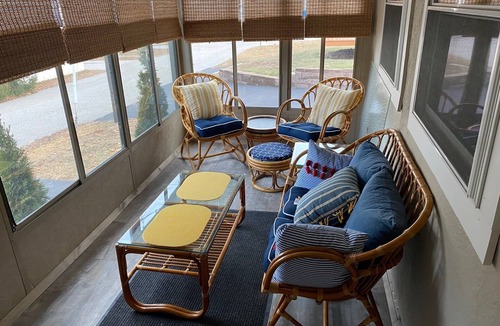 Old Orchard Beach Cottage | 15A Great Location! 5 min Walk to Beach/Pier-Cottage Sleeps 6;12 w/back unit