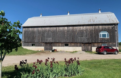 County of Brant House | 19th century farm with 21st century charm