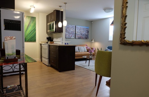 Sappertown House | 1Bedrm + Den/Office Suite - EXTENDED Stays Welcome