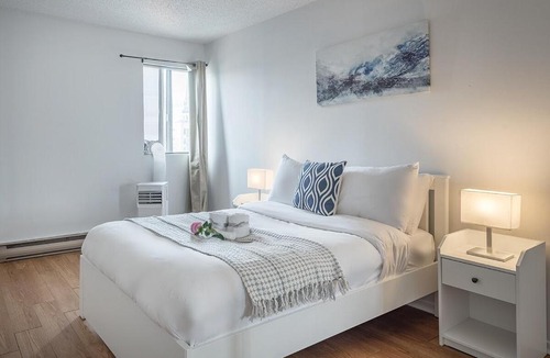 Quartier des Spectacles Apartment | 1BR Downtown MTL - Walk to Old Port