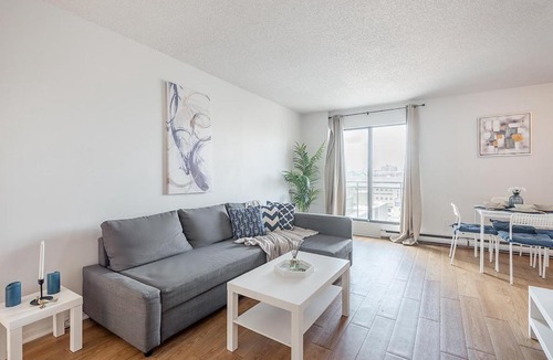Quartier des Spectacles Apartment | 1BR Downtown MTL - Walk to Old Port