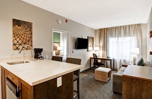 Vaughan Apartment | 1BR King Suite w/Kitchen | Free Breakfast + Gym