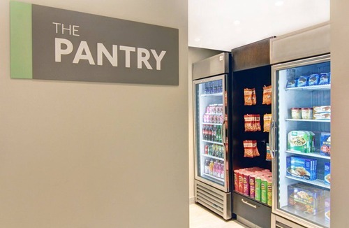 Vaughan Apartment | 1BR King Suite w/Kitchen | Free Breakfast + Gym