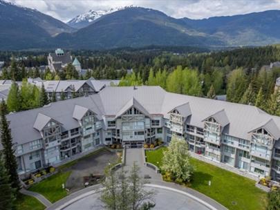 Upper Village Apartment | 1BR + Sofa Bed | Greystone Lodge | Ski in/Ski out | Pool & Hot Tub | Epic Locations