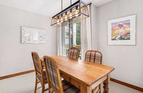 Blackcomb Condo | 1BR + Sofabed | Marquise | Ski Hill Nearby | Fireplace | Hot Tub & Sauna | Gym