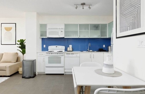 Gastown Condo | 1BR Stunning view in DT Gastown (30 days min)