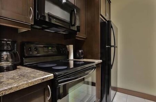 Fernie Apartment | 2 BDR Condo/Hot Tub/Gym