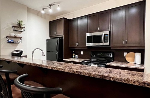 Fernie Condo | 2 Bed, 2 Bath Condo w/Gas FP & Heated Parking!