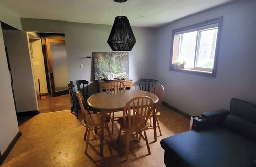Salem Apartment | 2 bedroom apartment close to downtown Elora, Pet Friendly.