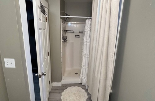 Lewiston Apartment | 2-bedroom apartment in Lewiston near CMCC