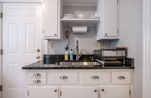 West End Apartment | 2 Bedroom Apartment Unit In Portland's Historic West End Neighborhood