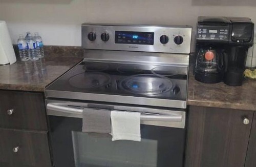 Brampton House | 2 Bedroom Apartment with free parking