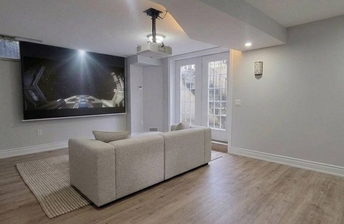 Bronte Bed & Breakfast | 2-bedroom Basement apartment close lake Ontario-south shell beach