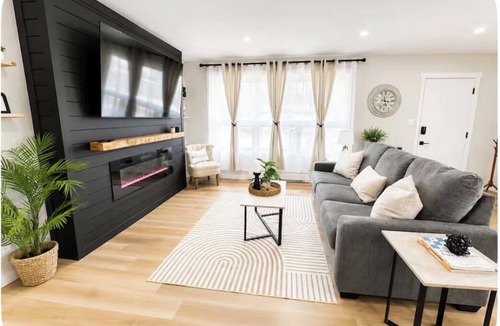 Brandon House | 2-bedroom house in perfect Brandon with cool AC and charm