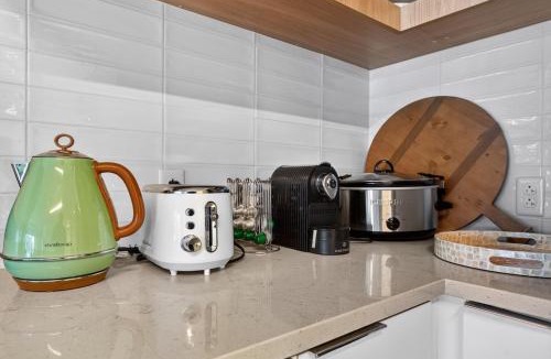 Seaport District Apartment | 2-bedroom LUX Apt in Seaport next to Convention Center
