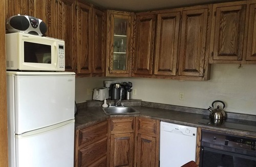 Bluewater Cottage | 2 bedroom small cottage 1 minute to beach OPTIONAL bunkie with queen bed