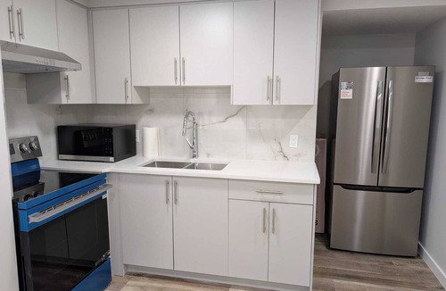Southeast Calgary Apartment | 2 Bedroom Suite (Contact for Short-stay)