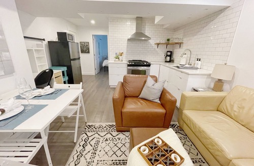 Douglas Apartment | 2 Bedrooms + 1 Bathroom w/Hot Tub - near White Rock