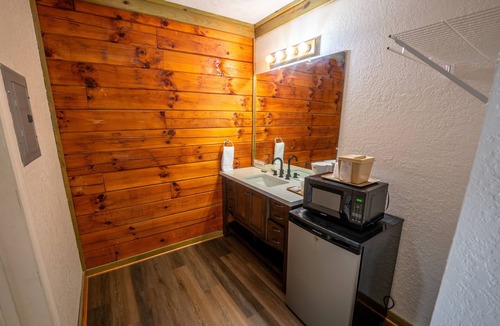 Buchanan Hotel | 2 Full Beds Room