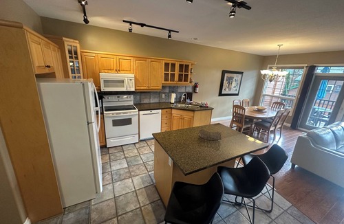 East Kootenay Condo | 2 minutes to the Fairmont hot springs ! Large family cozy condo unit.