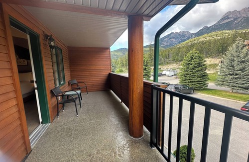 East Kootenay Condo | 2 minutes to the Fairmont hot springs ! Large family cozy condo unit.