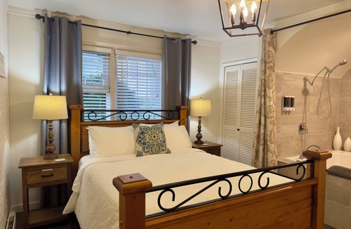Harrison Hot Springs Hotel | 2 person jacuzzi suite with fireplace and kitchenette, 2 minute walk to the lake