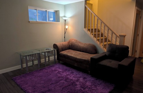 Southwest Edmonton House | 2-Room Suite in South Edmonton