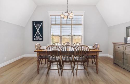 The Blue Mountains House | 210 at Snowbridge w/Golf Course View