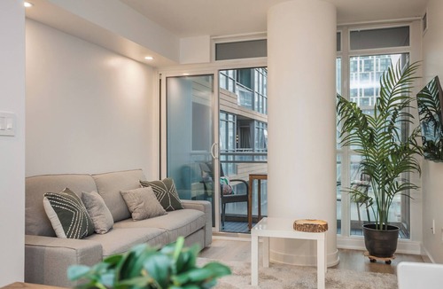 Bathurst Quay Apartment | 2BR Apartment in Toronto - Entertainment District