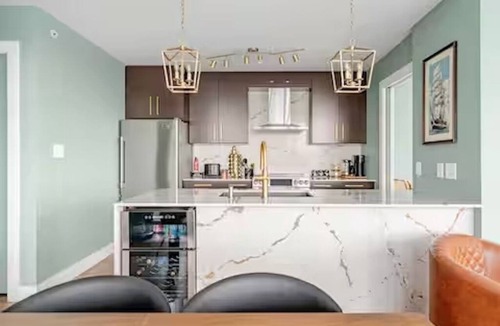 Central Apartment | 2BR Condo | AC | Near SkyTrain I Arena I Stadium