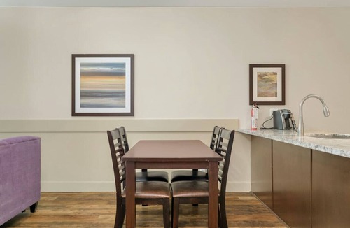 Harrison Hot Springs Apartment | 2BR Condo with Breathtaking Panoramic Views