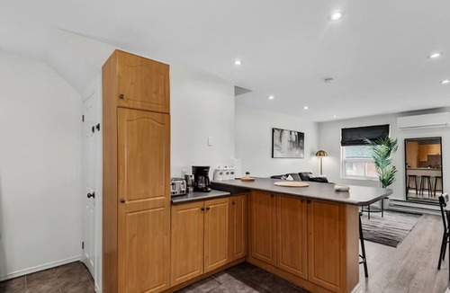 The Beaches Apartment | 2BR Home | Free Parking | Fast WiFi