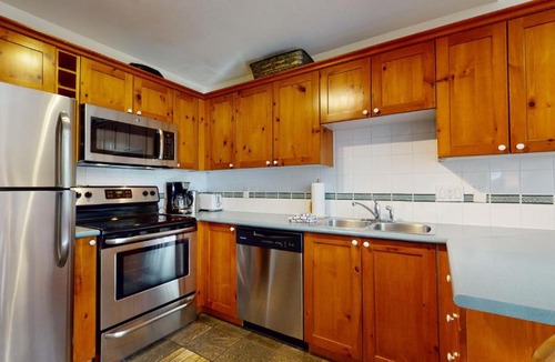 Village North House | 2BR in Symphony, Whistler Village, Complex Hot Tub, Gas Fireplace, Parking, Gondola Shuttle