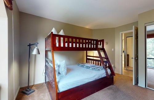 Blueberry Hill Condo | 2BR | Ironwood | Fireplace | Common Area Hot Tub | Private Patio | Parking