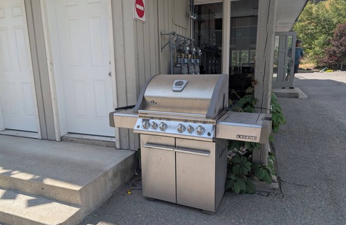 East Kootenay Apartment | 2BR Rocky Mountain Condo – Steps from Slopes