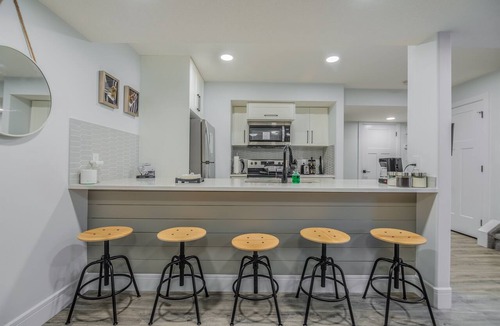 Southwest Edmonton Apartment | 2BR Stylish Suite: Outlets & REC Room|Sep Entrance