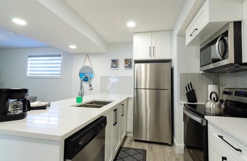 Southwest Edmonton Apartment | 2BR Stylish Suite: Outlets & REC Room|Sep Entrance