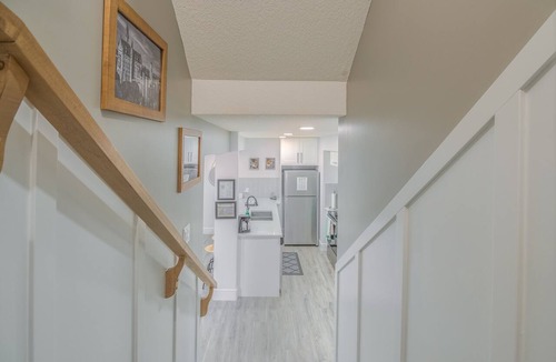 Southwest Edmonton Apartment | 2BR Stylish Suite: Outlets & REC Room|Sep Entrance
