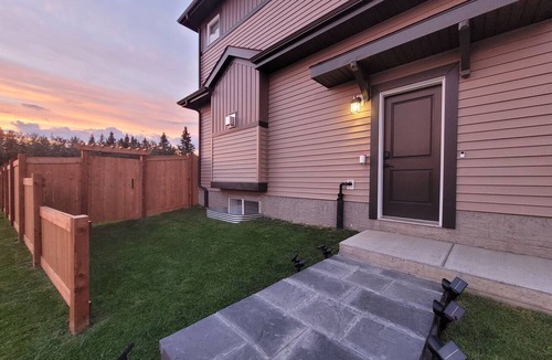 Southwest Edmonton Apartment | 2BR Stylish Suite: Outlets & REC Room|Sep Entrance