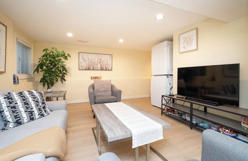 West Side House | 2BR Trafalgar Retreat near UBC & Pacific Spirit