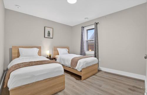 Kitchener House | 3 BD Suite Walk to Downtown Bonus Room for Work or Kids
