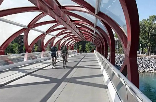 Sunnyside Apartment | 3 BDR in Kensington Sunnyside near DT, Bow River, Peace Bridge