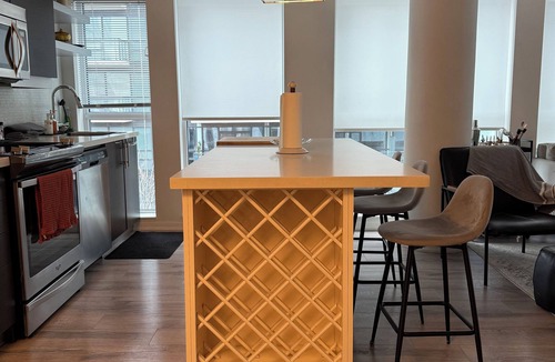 Old Town Apartment | 3 Bed Downtown Condo | Airy & Modern