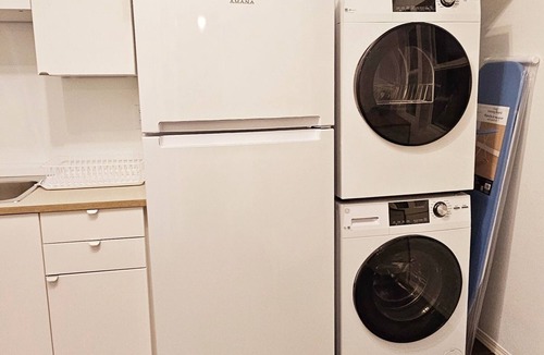 Southwest Edmonton House | 3 Bedroom 10min Walk to the UofA/Hospital.